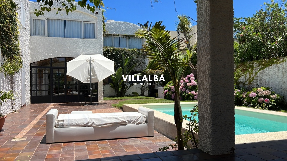 Casa ID.2673 - Hermosa casa en venta en zona de la península.