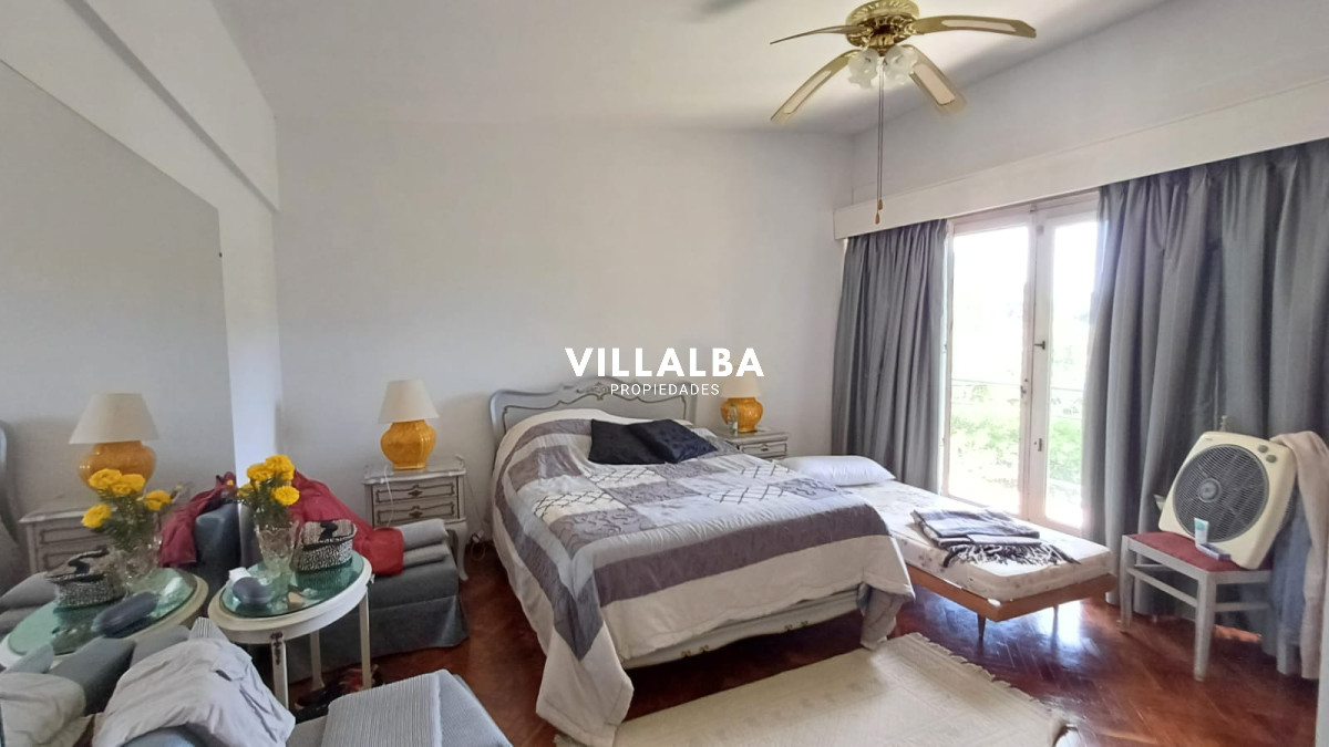 Apartamento ID.2803 - Vende Casa en Zona comercial en Lugano - Punta del Este