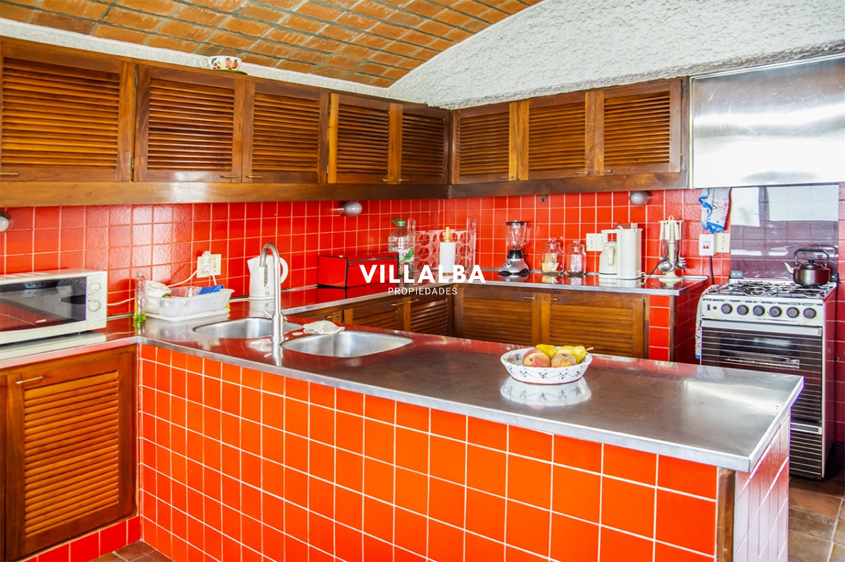 Casa ID.2673 - Hermosa casa en venta en zona de la península.