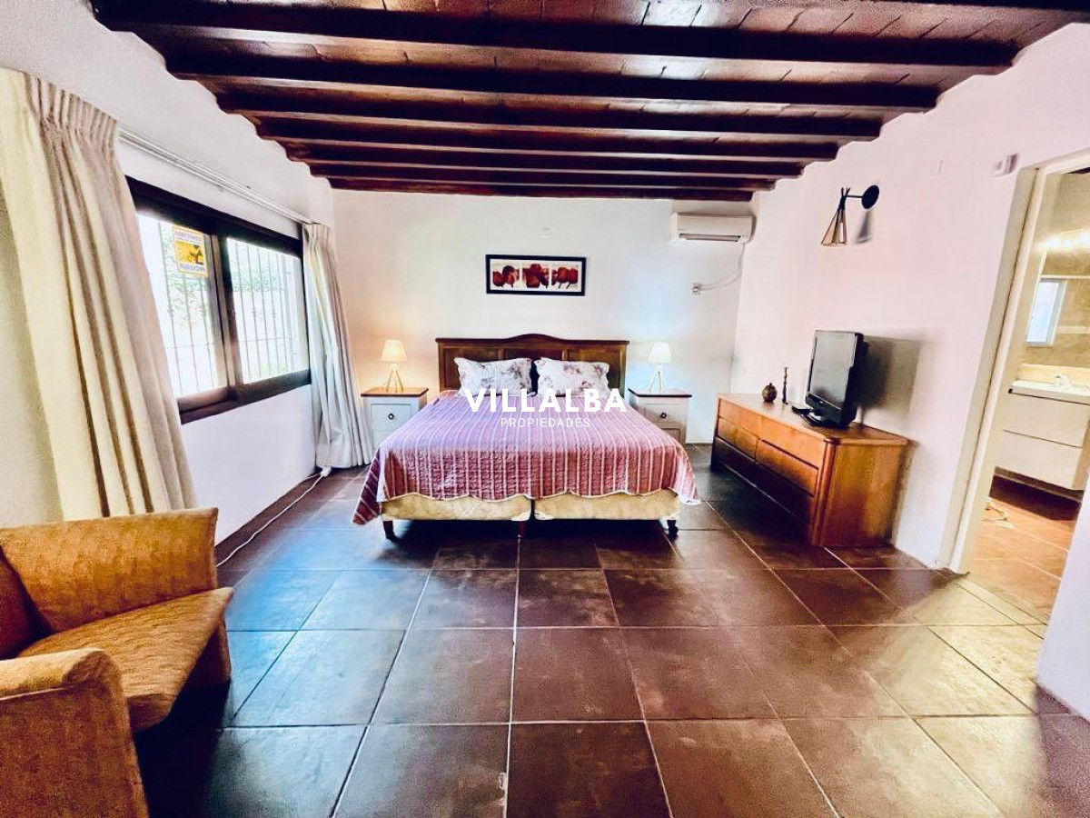 Apartamento ID.3549 - Hermosa casa en zona pinares a metros de la playa 