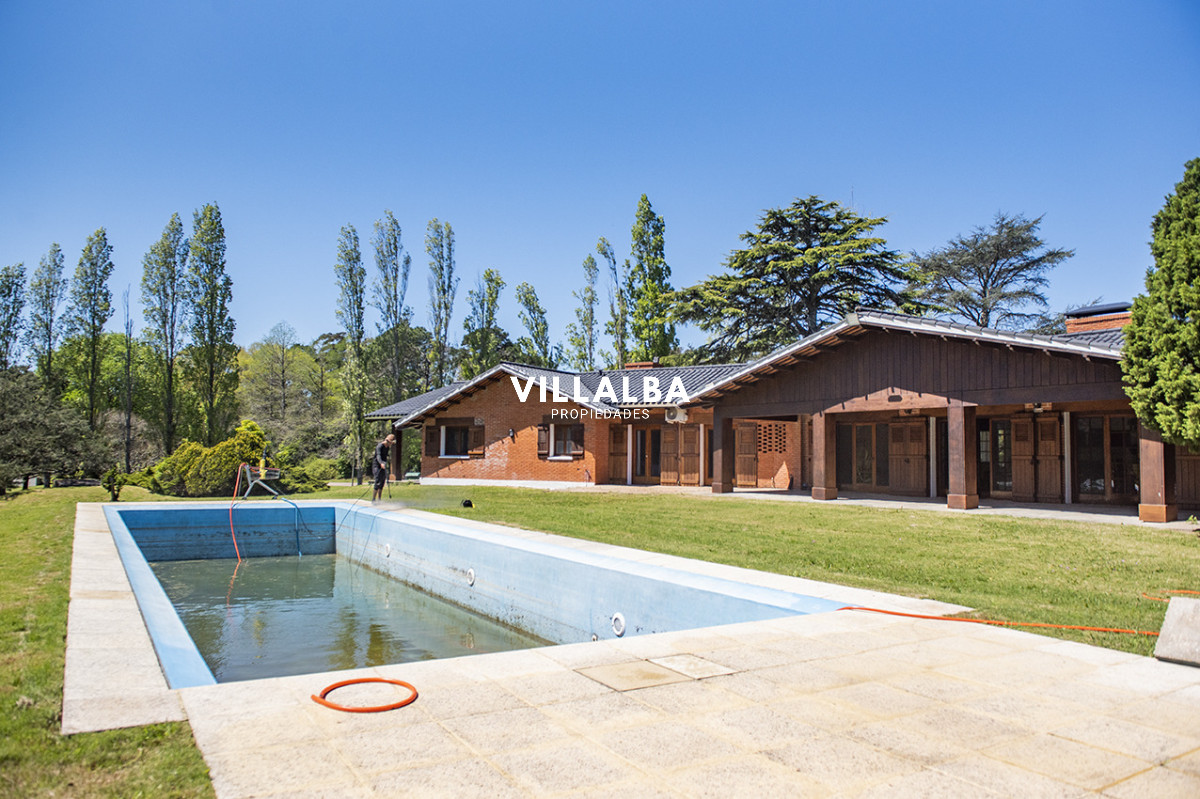 Casa ID.3251 - En venta casa de 4 dormitorios, con agradable entorno en Golf, Punta del Este.