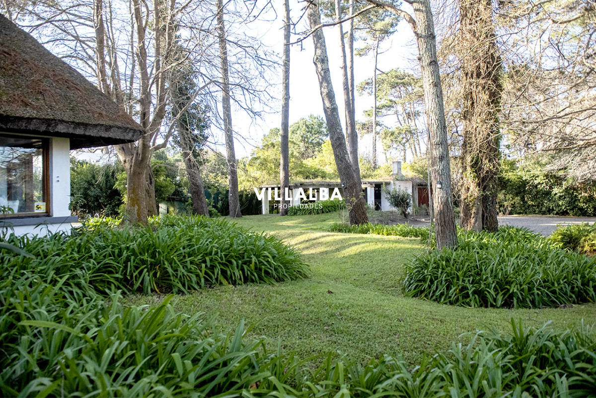 Casa ID.4913 - Casa de 4 dormitorios en venta, en Golf Punta del Este