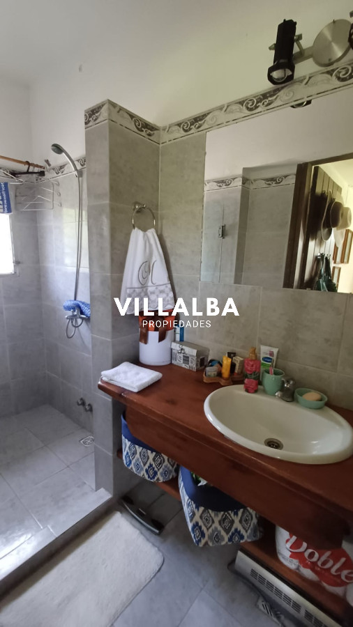 Apartamento ID.2803 - Vende Casa en Zona comercial en Lugano - Punta del Este