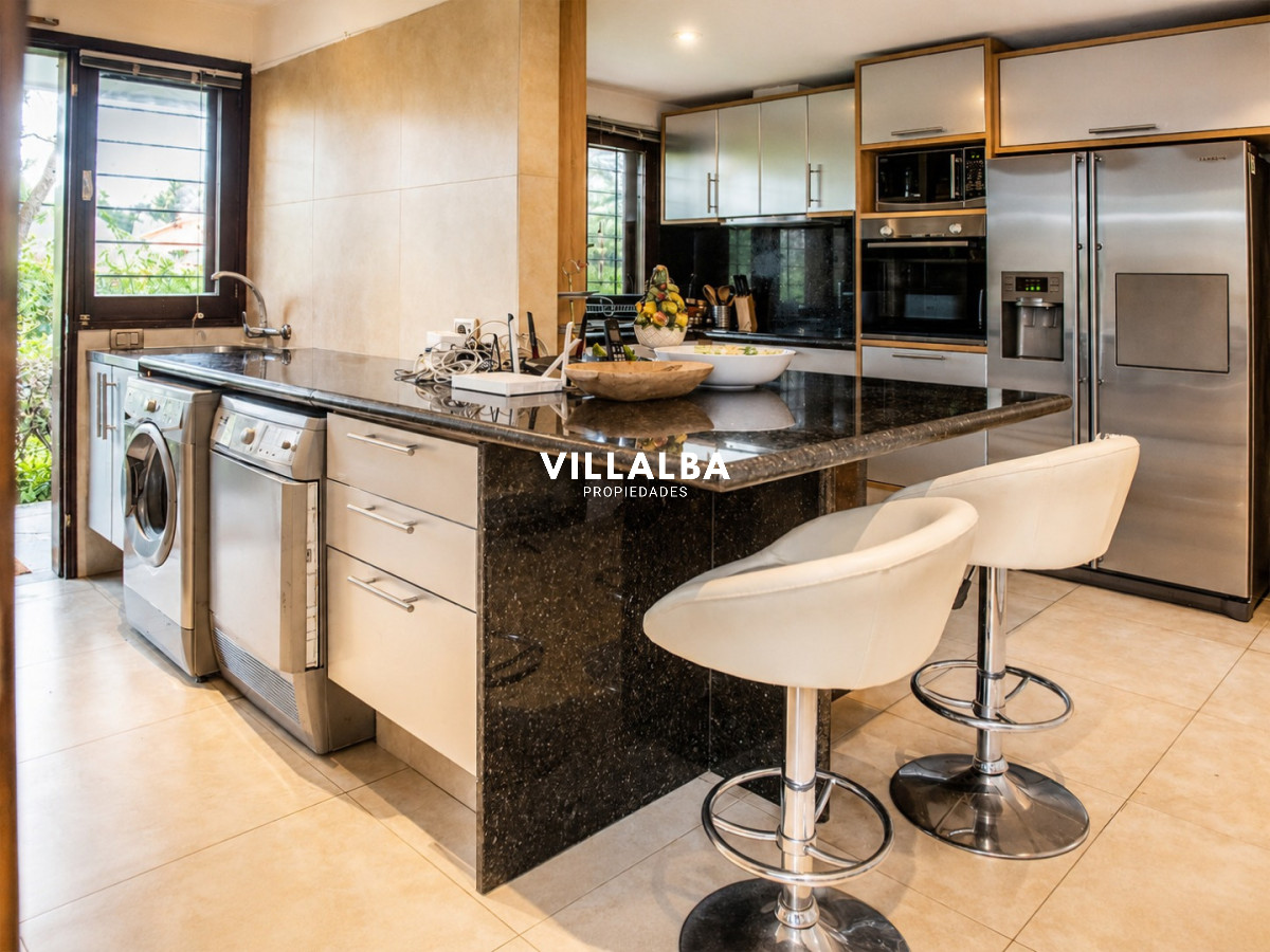 Casa ID.3629 - Elegante residencia en Venta en San Rafael proximo al mar