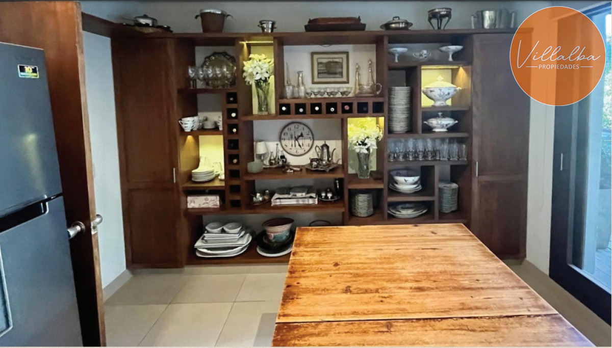 Apartamento ID.3313 - Venta de casa de 3 dormitorios + casa de huespedes mansa