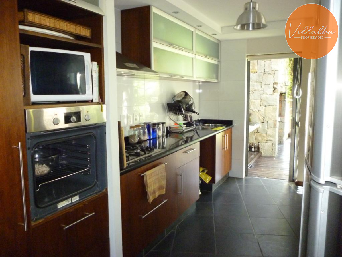 Apartamento ID.2245 - Casa de 4 dormitorios en venta en - Punta del Este
