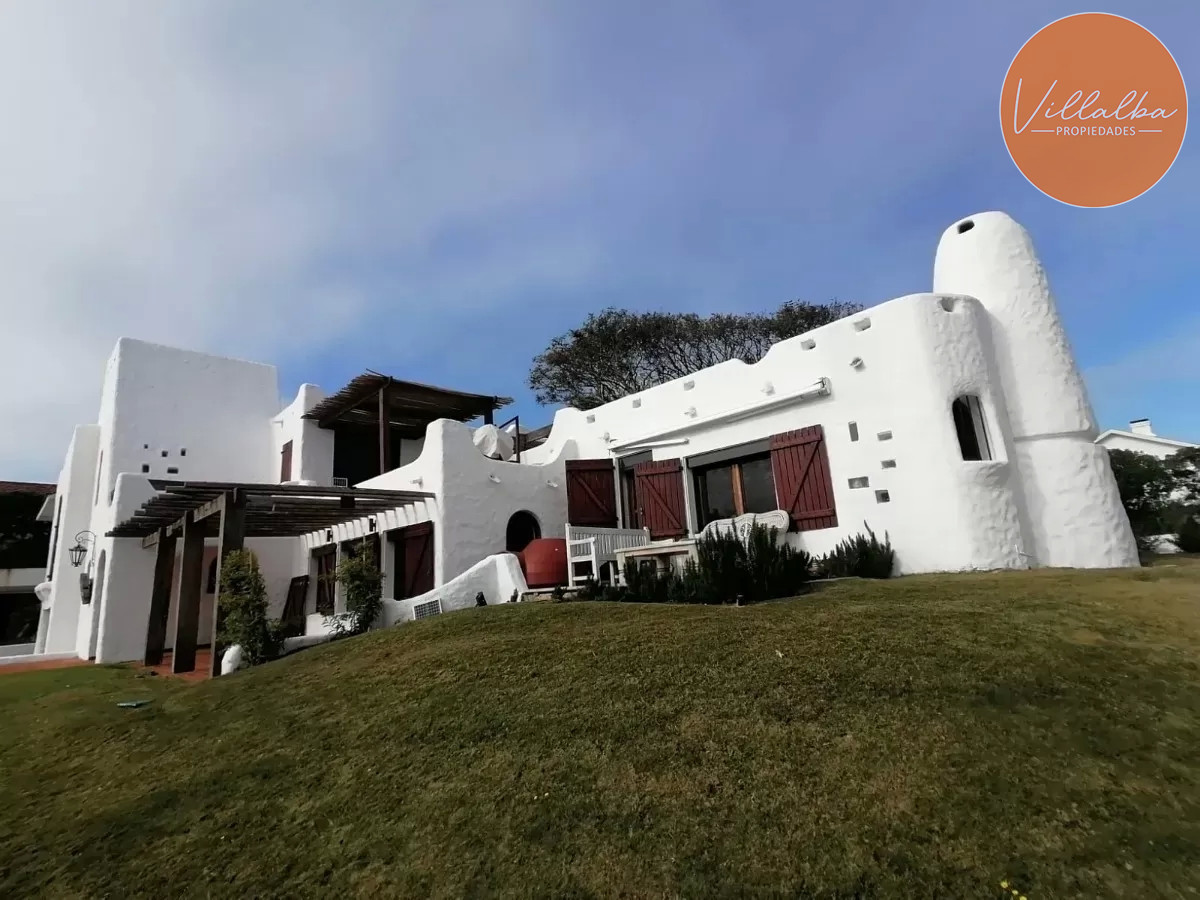 Casa ID.3324 - Chalet en venta con vista al mar en casco histórico de la Península. 