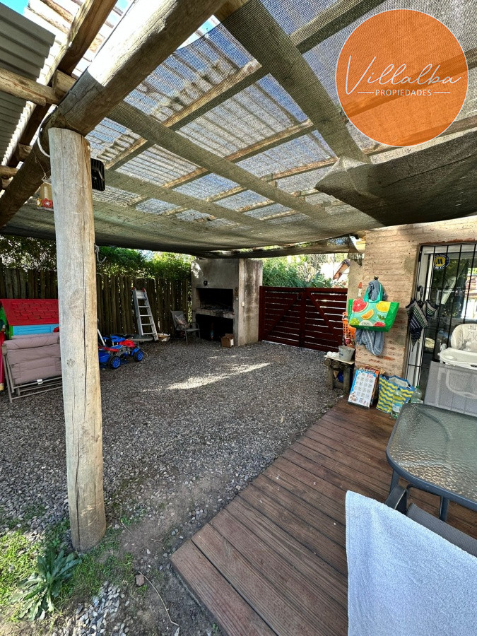 Casa ID.2173 - Vende casa en impecable estado. 3 dormitorios en Pinares, Punta del Este