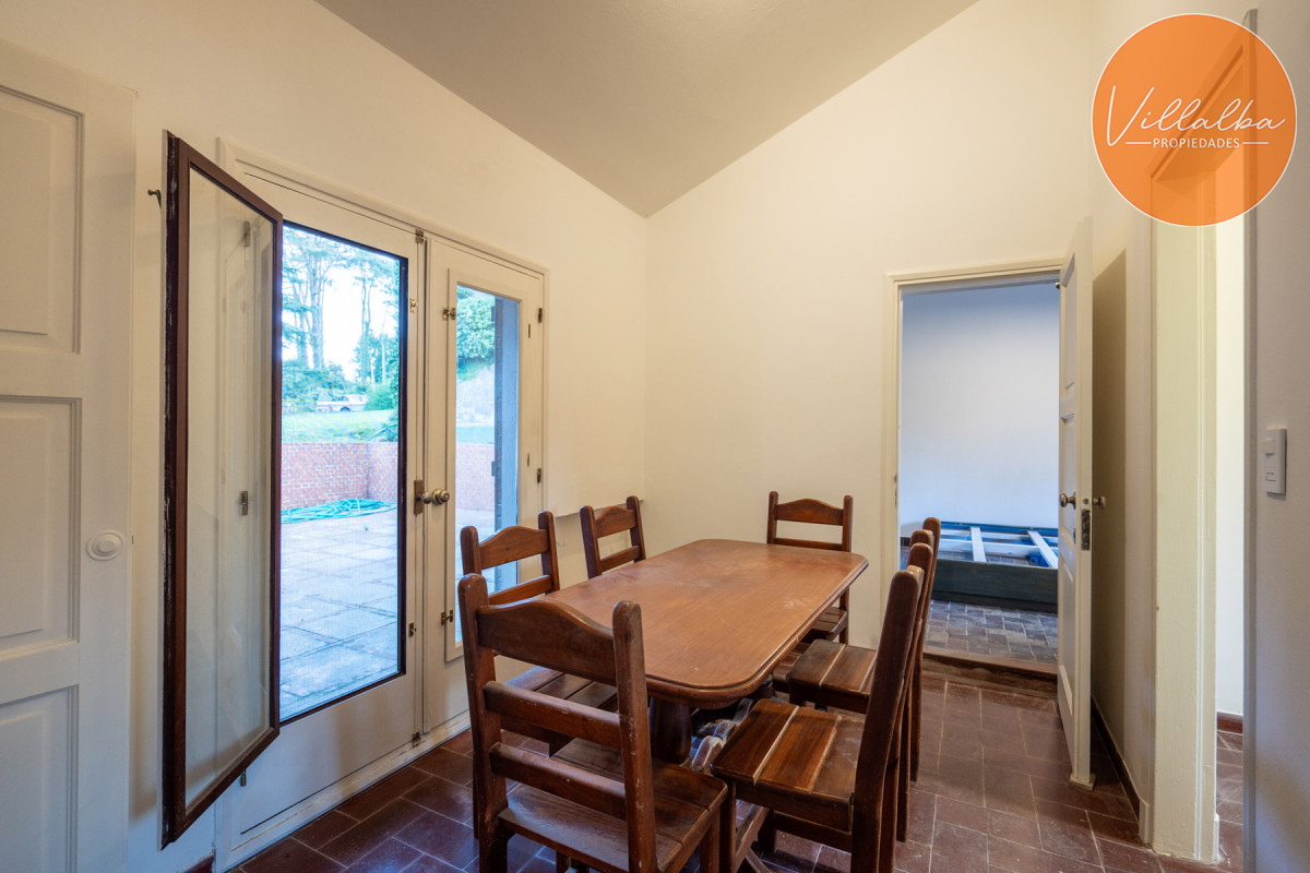 Apartamento ID.3251 - En venta casa de 4 dormitorios, con agradable entorno en Golf, Punta del Este.