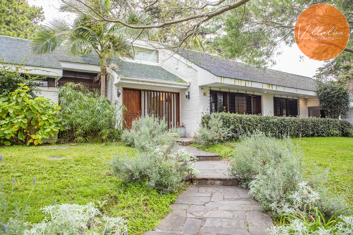 Apartamento ID.3629 - Elegante residencia en Venta en San Rafael proximo al mar