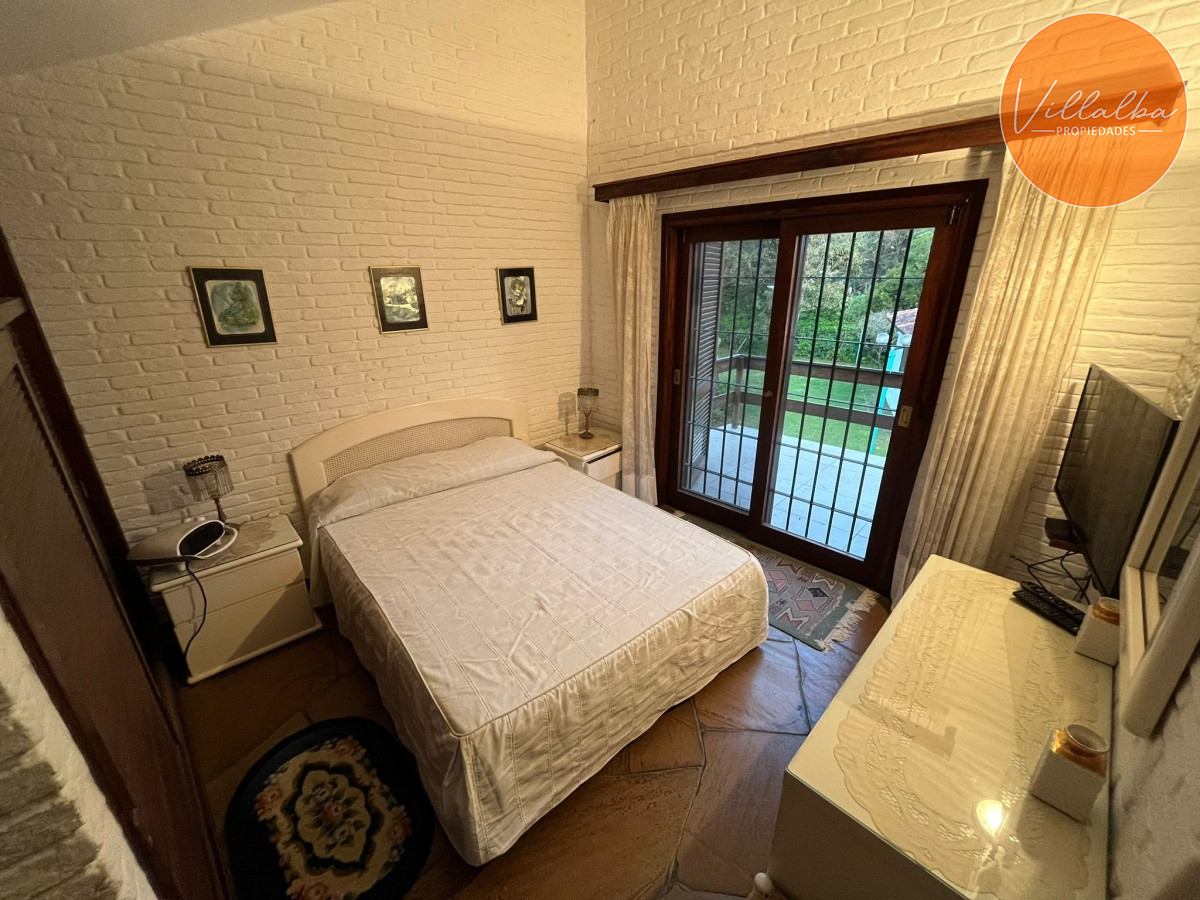 Apartamento ID.3213 - Vende casa de 3 dormitorios en Pinares, Punta del Este 