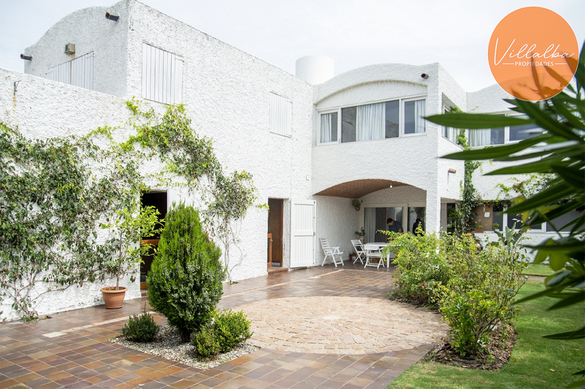 Casa ID.2673 - Hermosa casa en venta en zona de la península.