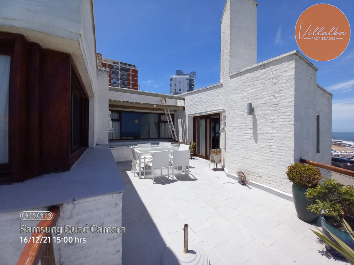 Casa ID.1689 - Vende casa en excelente estado, reciclada. De 6 dormitorios en Peninsula. Punta del Este 