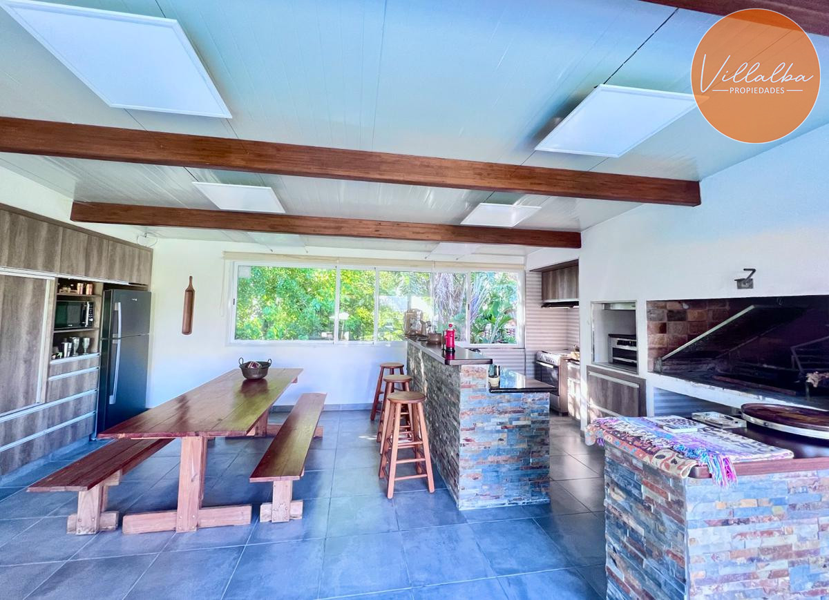 Apartamento ID.3325 - Hermosa casa en Playa Mansa, Punta del Este