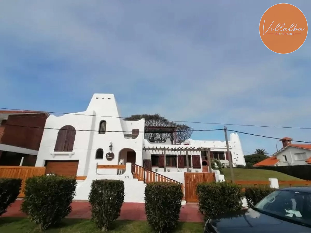 Casa ID.3324 - Chalet en venta con vista al mar en casco histórico de la Península. 