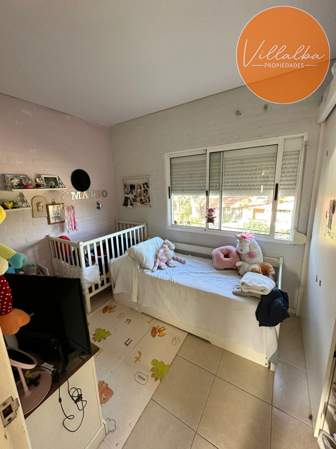 Casa ID.2173 - Vende casa en impecable estado. 3 dormitorios en Pinares, Punta del Este