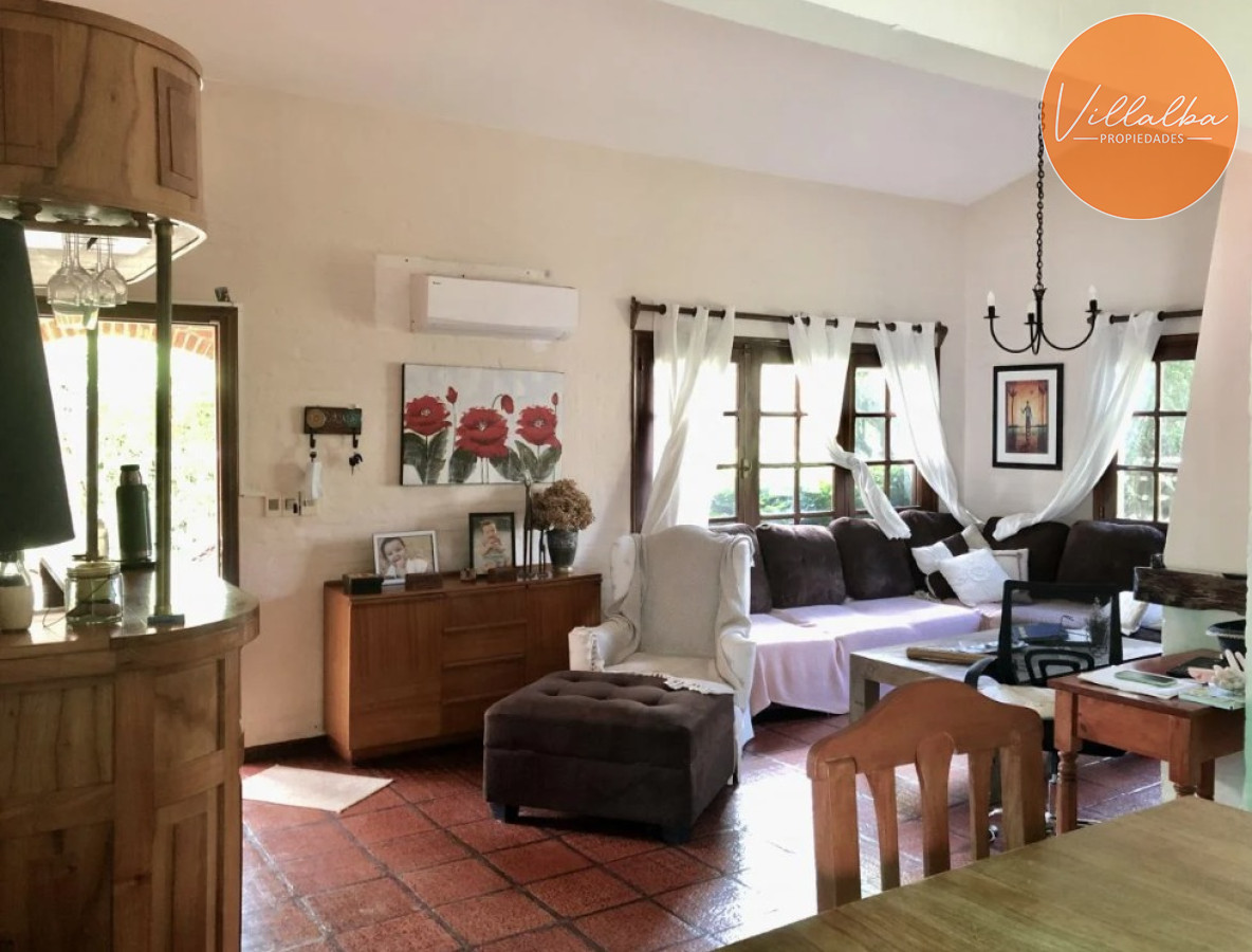 Casa ID.2463 - Vende casa en excelente estado, con 3 dormitorios más apto en Barrio Cantegril, Punta del Este 
