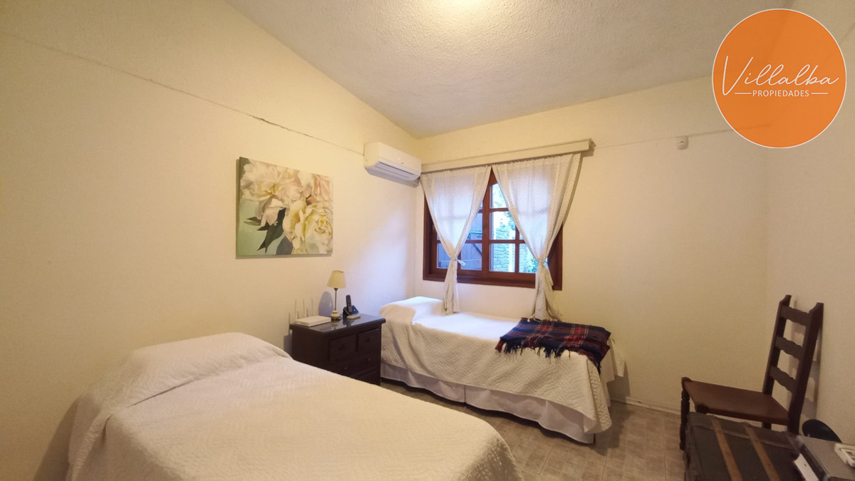 Casa ID.3319 - Vende casa de 3 dormitorios (incluye depp), en Parada 4 de Playa Mansa, Punta del Este 