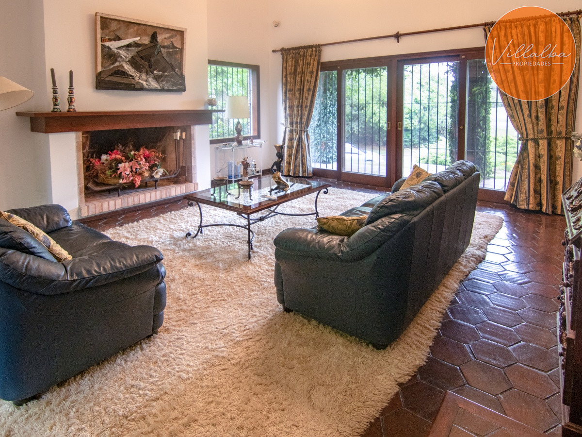 Apartamento ID.2762 - Espectacular chalet de gran tamaño, zona del Golf.