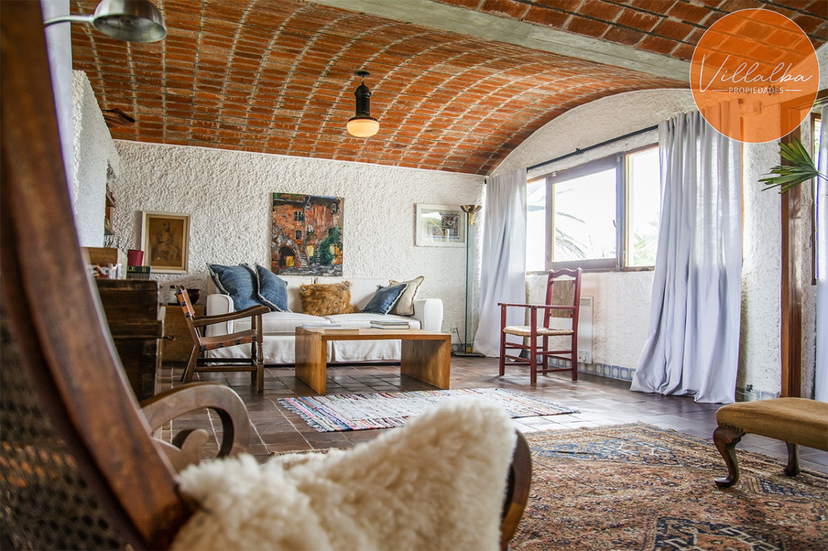 Casa ID.2673 - Hermosa casa en venta en zona de la península.