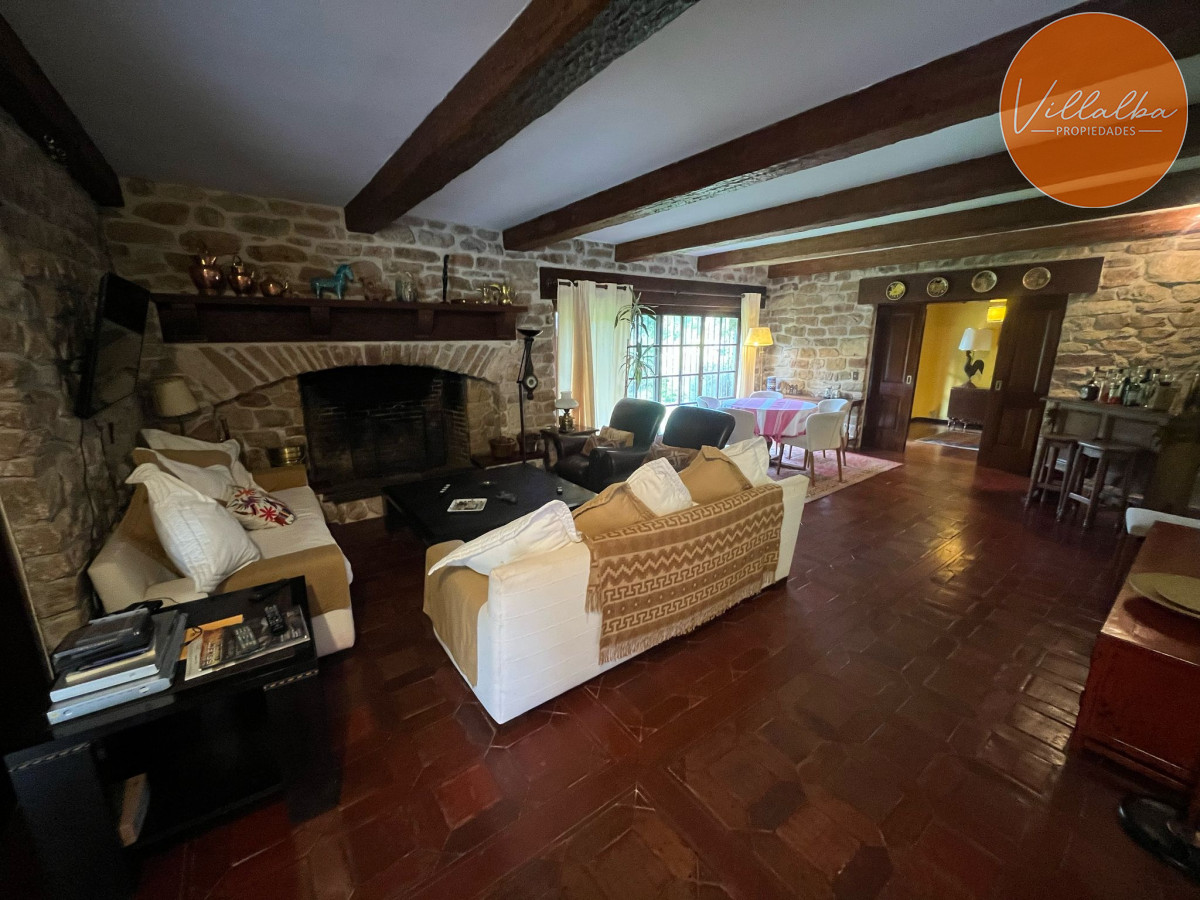 Casa ID.3323 - Hermosa mansión en Golf de 6 dormitorios , Punta del Este