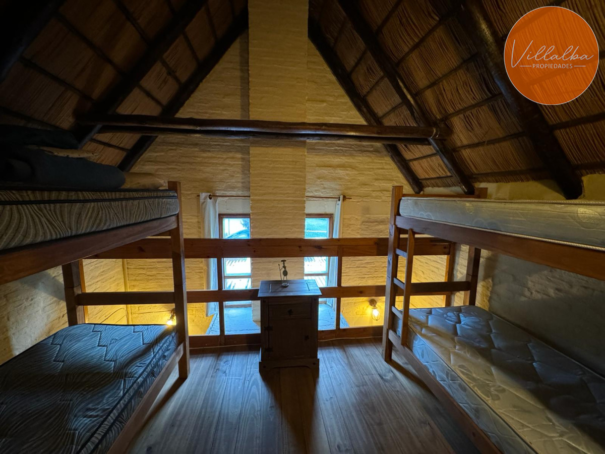 Apartamento ID.3034 - Vende casa de 3 dormitorios en Pinares, Punta del Este 