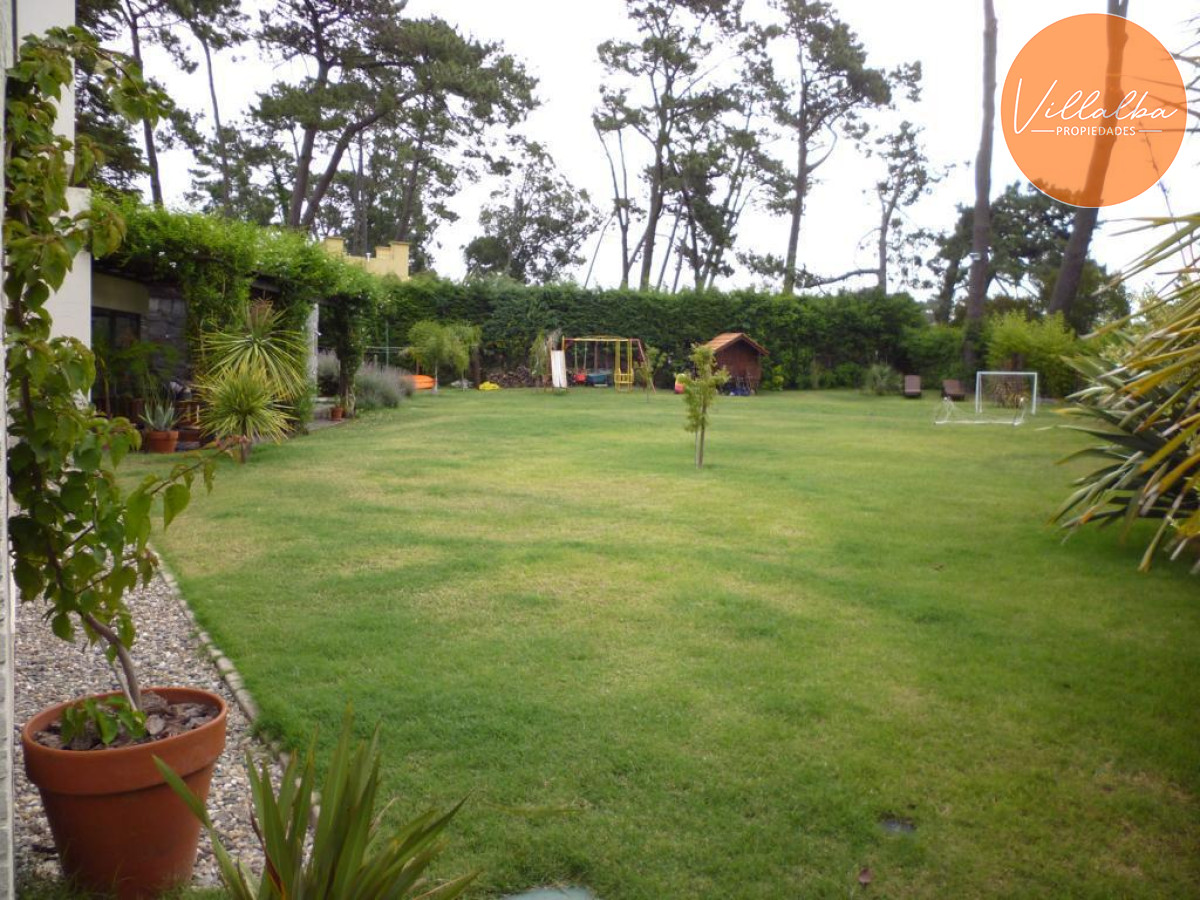Apartamento ID.2245 - Casa de 4 dormitorios en venta en - Punta del Este