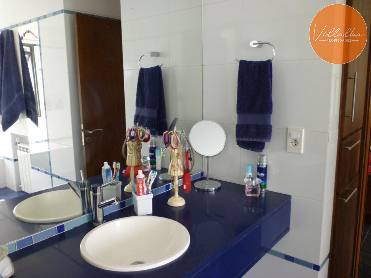 Apartamento ID.2245 - Casa de 4 dormitorios en venta en - Punta del Este