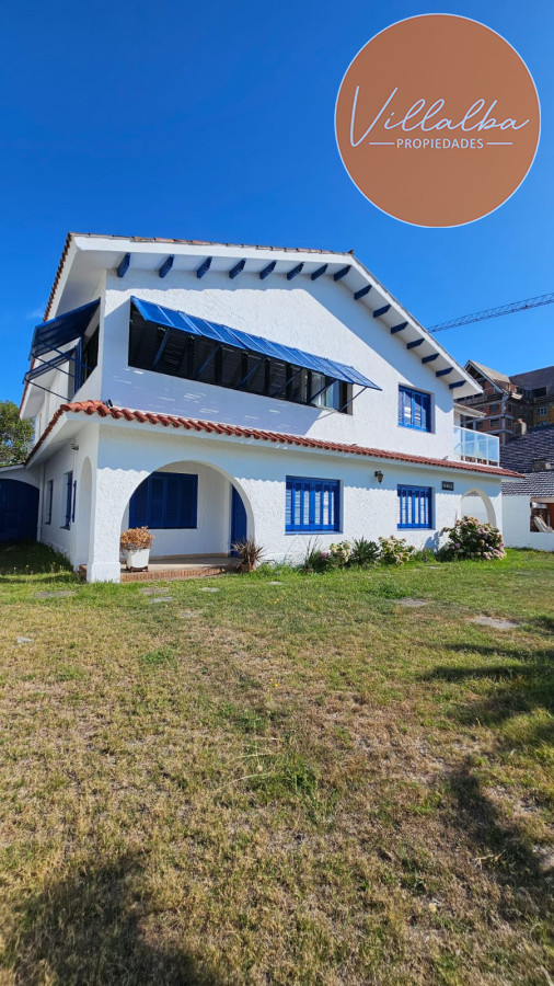 Apartamento ID.3322 - Importante residencia frente al mar en venta.