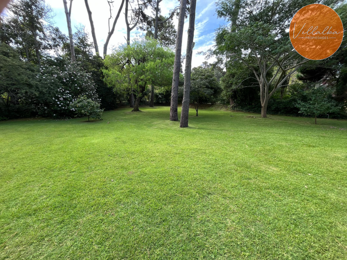 Casa ID.3323 - Hermosa mansión en Golf de 6 dormitorios , Punta del Este