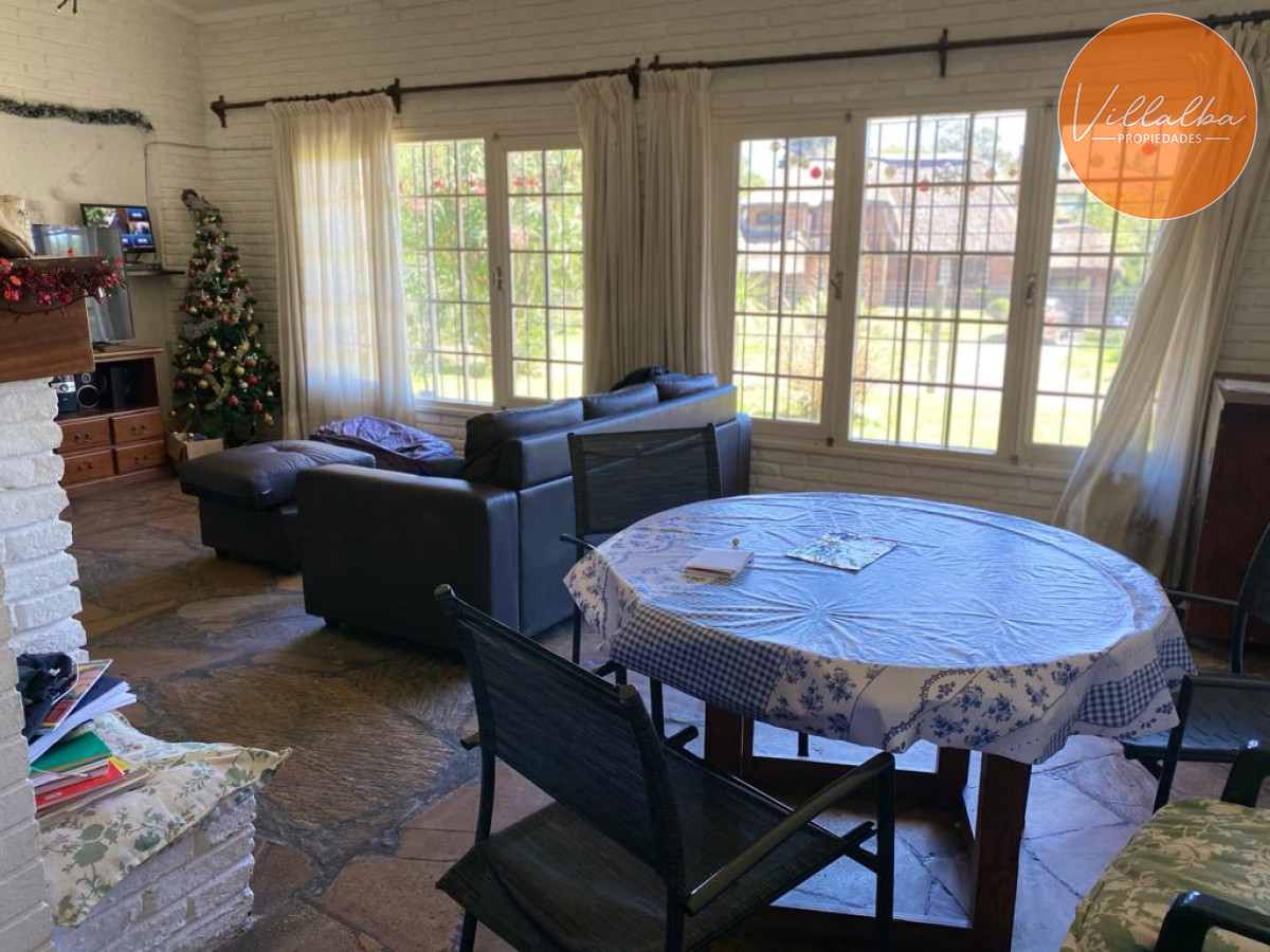 Apartamento ID.3432 - Vende casa de 3 dormitorios en Pinares, cerca del mar, Punta del Este