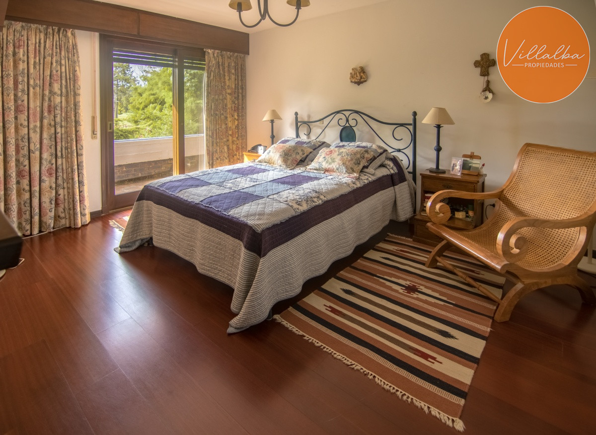 Apartamento ID.2762 - Espectacular chalet de gran tamaño, zona del Golf.