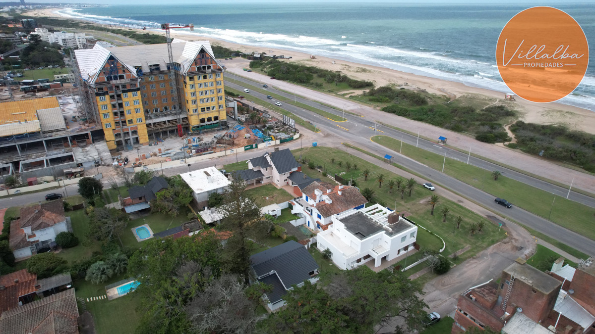 Apartamento ID.3322 - Importante residencia frente al mar en venta.