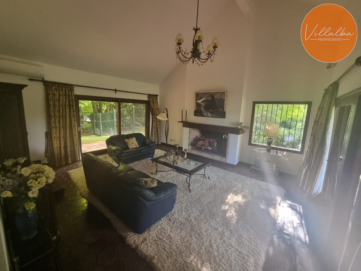 Apartamento ID.2762 - Espectacular chalet de gran tamaño, zona del Golf.