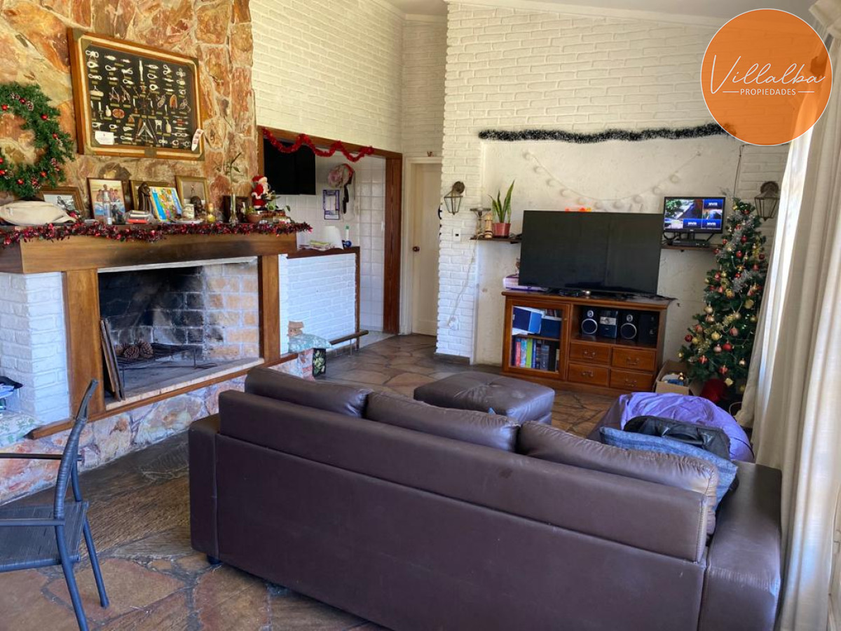 Apartamento ID.3432 - Vende casa de 3 dormitorios en Pinares, cerca del mar, Punta del Este
