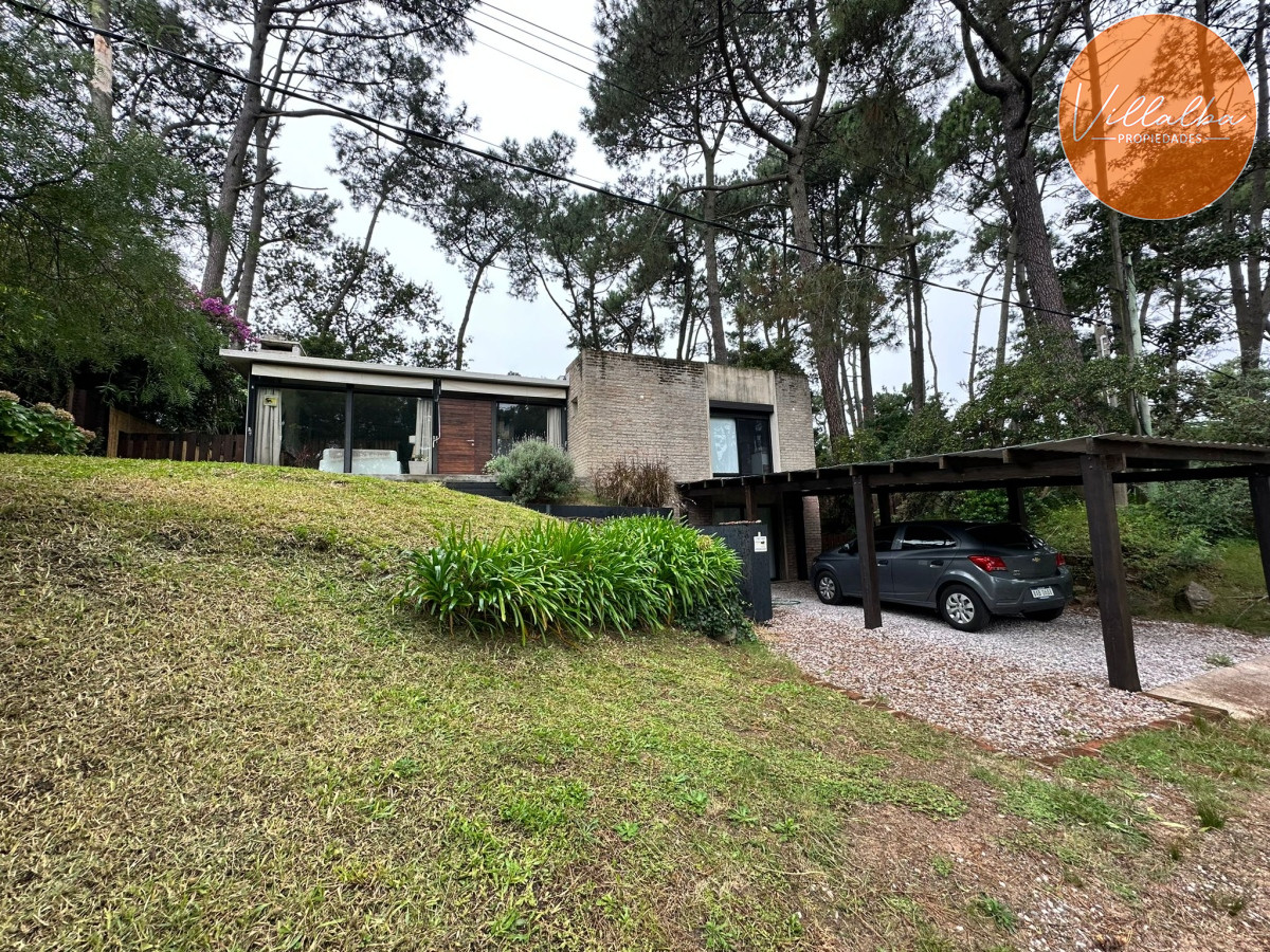 Casa ID.2972 - Vende casa muy linda en Pinares , Punta del Este 