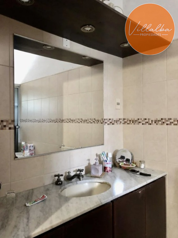 Casa ID.2463 - Vende casa en excelente estado, con 3 dormitorios más apto en Barrio Cantegril, Punta del Este 