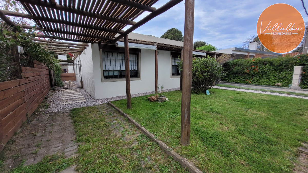Apartamento ID.3500 - Casa de 3 dormitorios en Barrio Cantegril