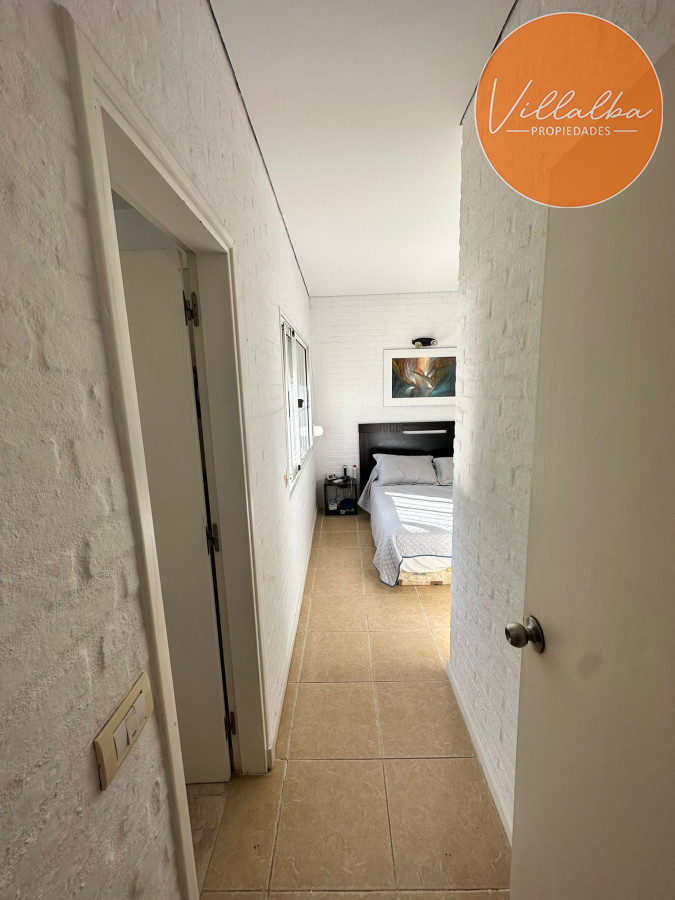 Casa ID.2173 - Vende casa en impecable estado. 3 dormitorios en Pinares, Punta del Este