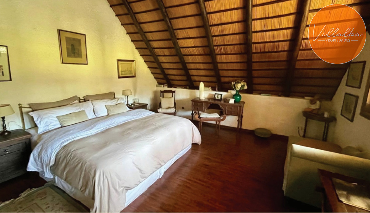 Apartamento ID.3313 - Venta de casa de 3 dormitorios + casa de huespedes mansa
