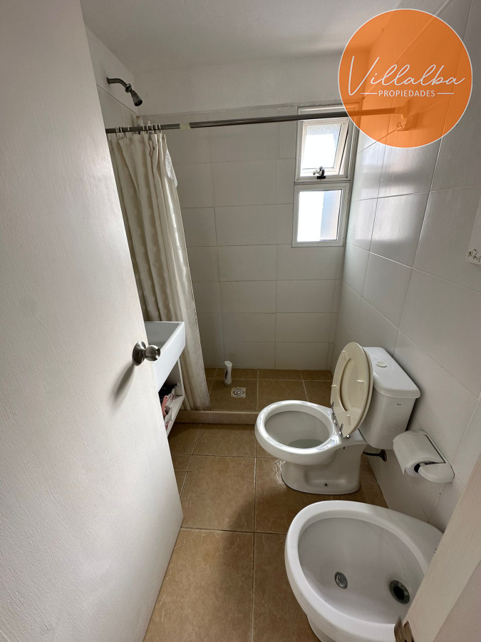 Casa ID.2173 - Vende casa en impecable estado. 3 dormitorios en Pinares, Punta del Este