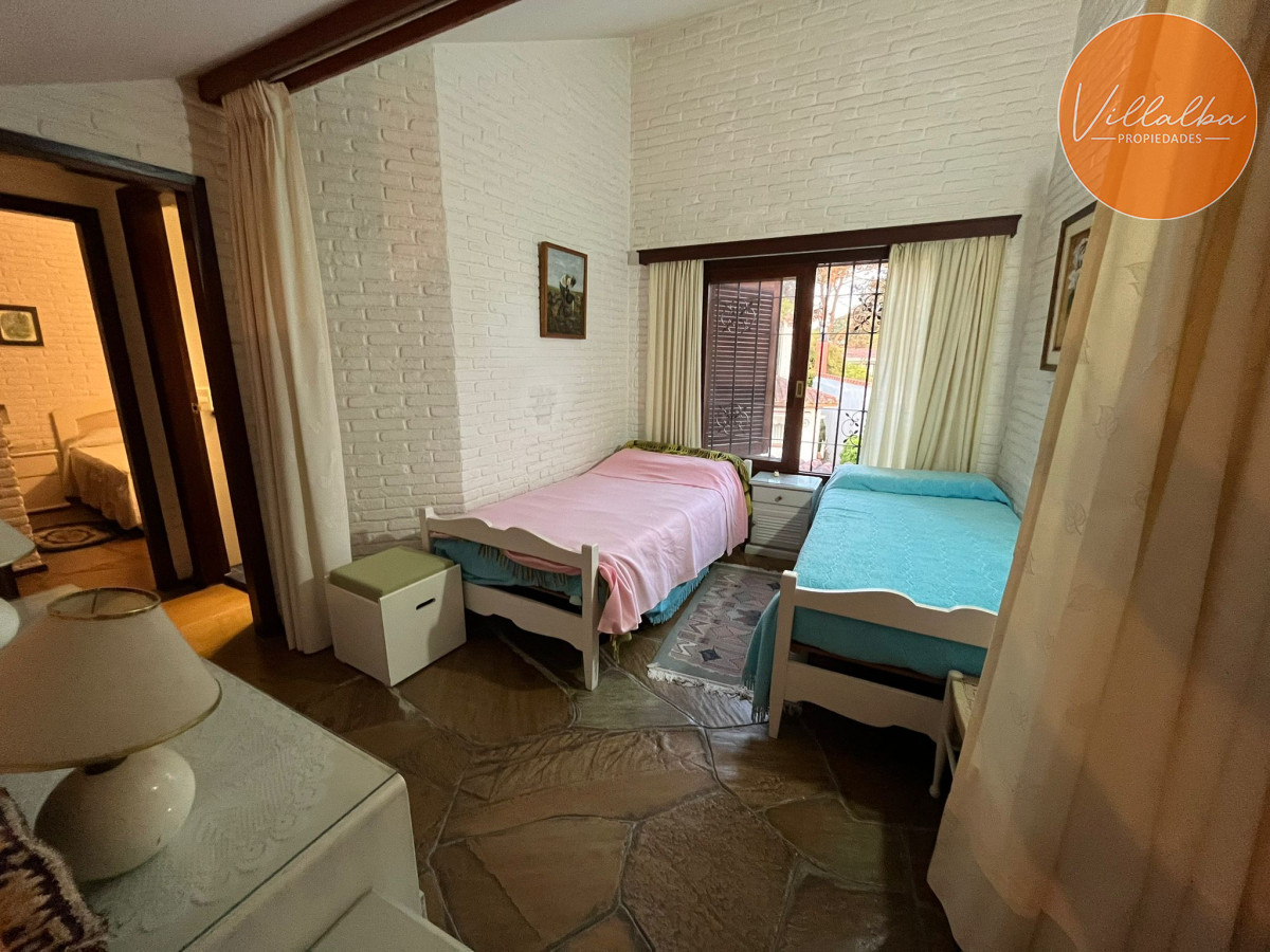Apartamento ID.3213 - Vende casa de 3 dormitorios en Pinares, Punta del Este 