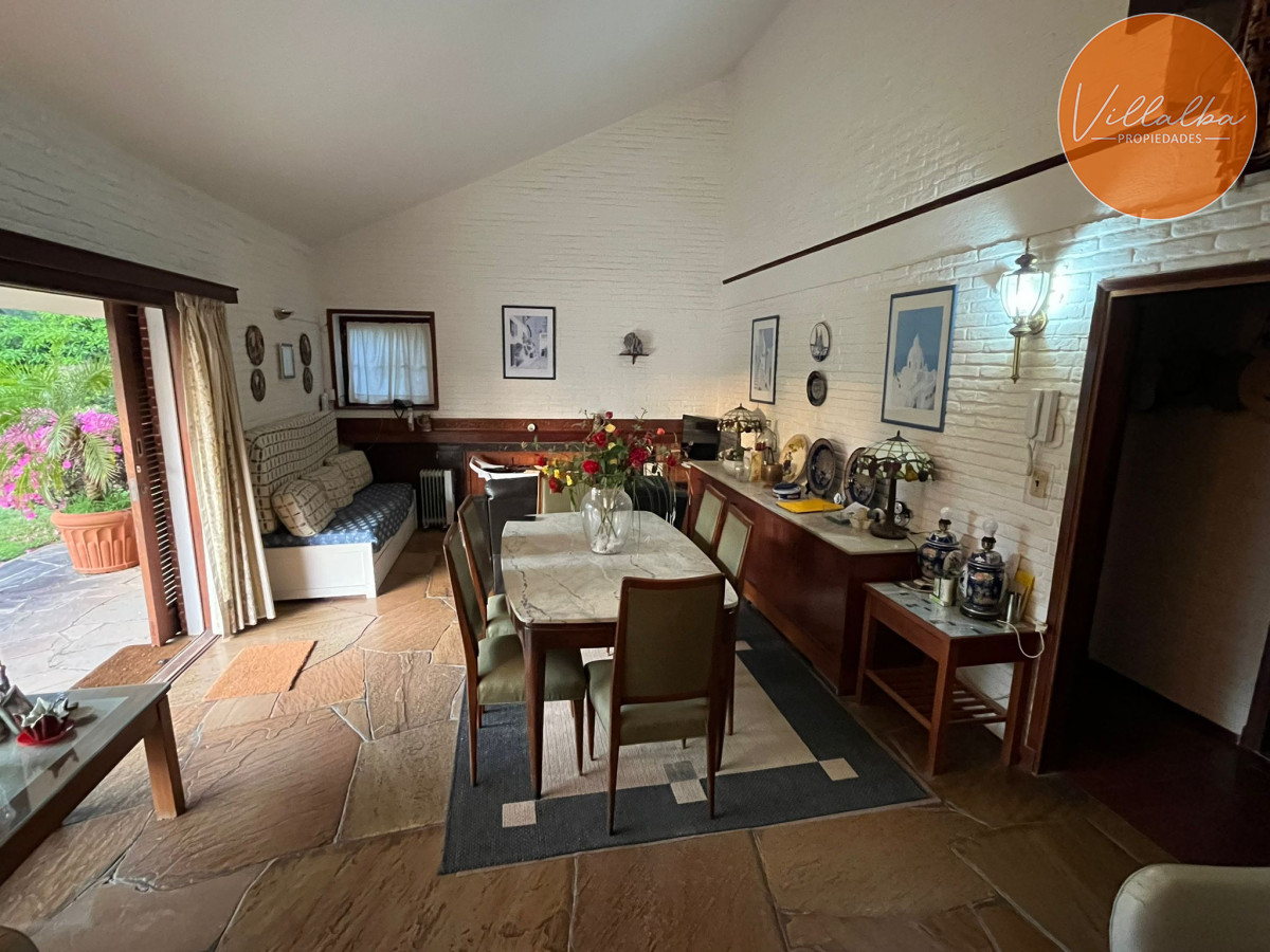 Apartamento ID.3213 - Vende casa de 3 dormitorios en Pinares, Punta del Este 
