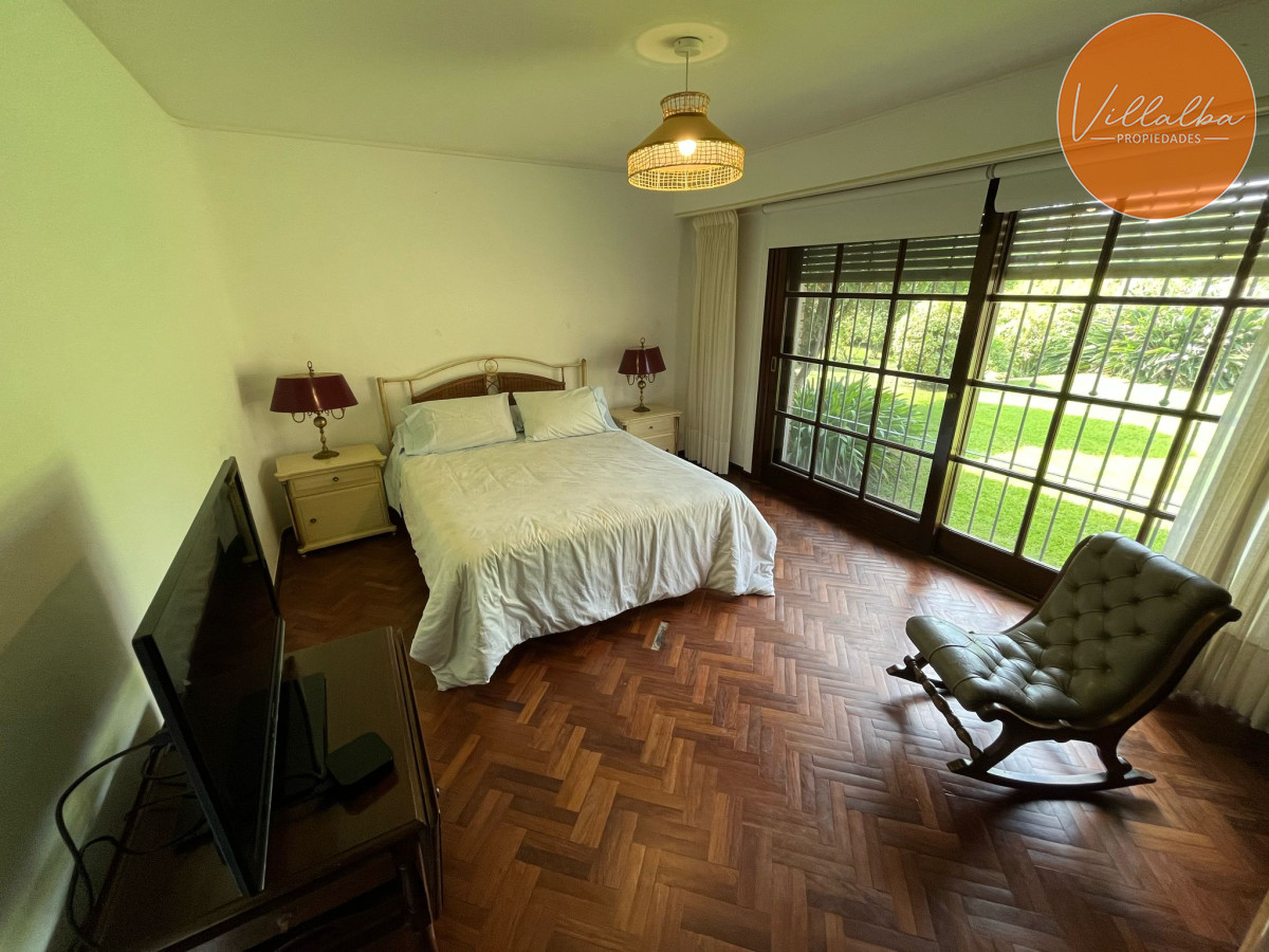 Casa ID.3323 - Hermosa mansión en Golf de 6 dormitorios , Punta del Este