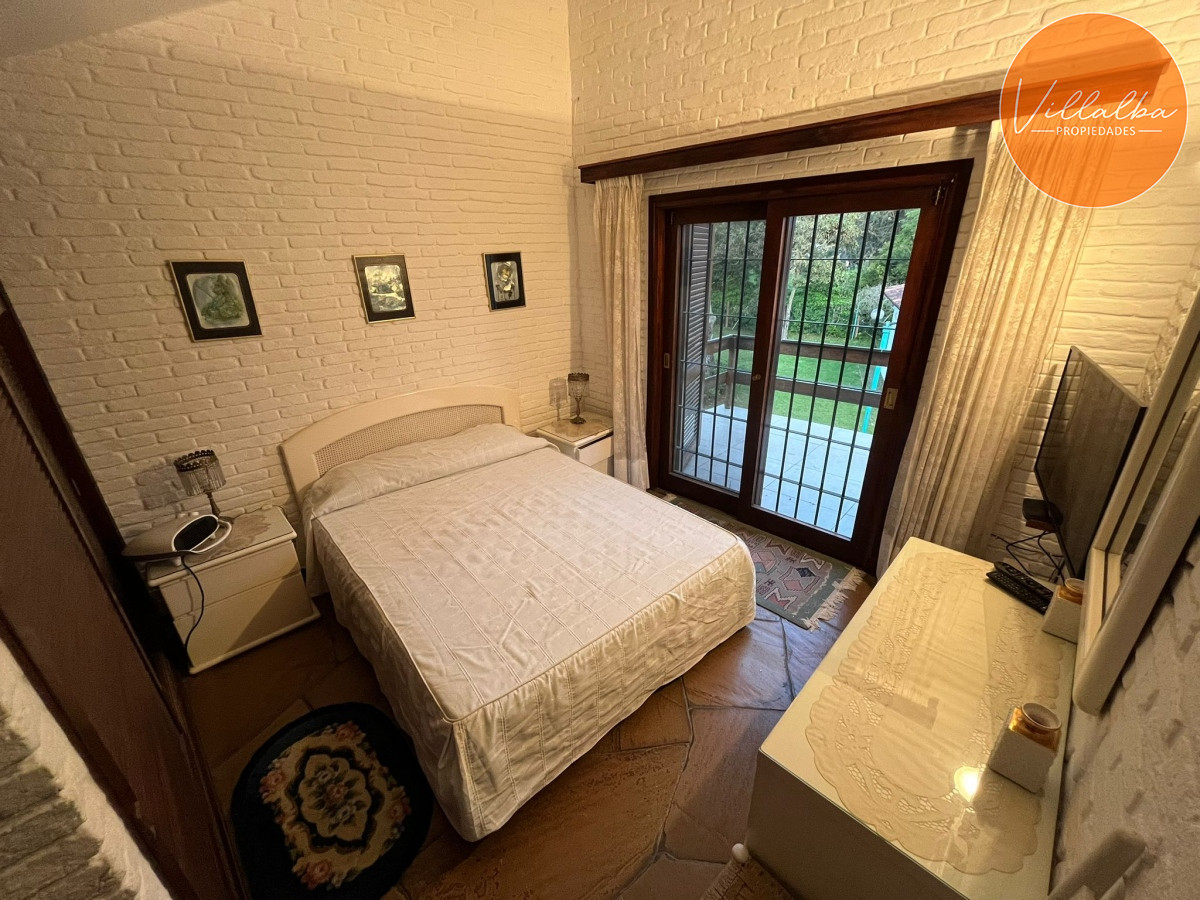 Apartamento ID.3213 - Vende casa de 3 dormitorios en Pinares, Punta del Este 