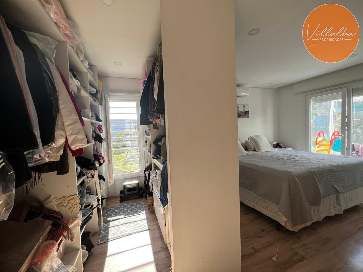 Apartamento ID.3301 - Vende casa de 3 dormitorios moderna en Maldonado, 