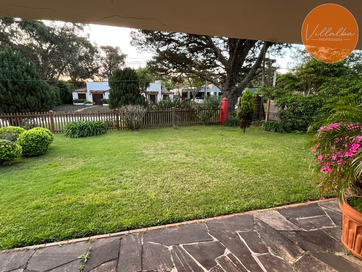 Apartamento ID.3213 - Vende casa de 3 dormitorios en Pinares, Punta del Este 