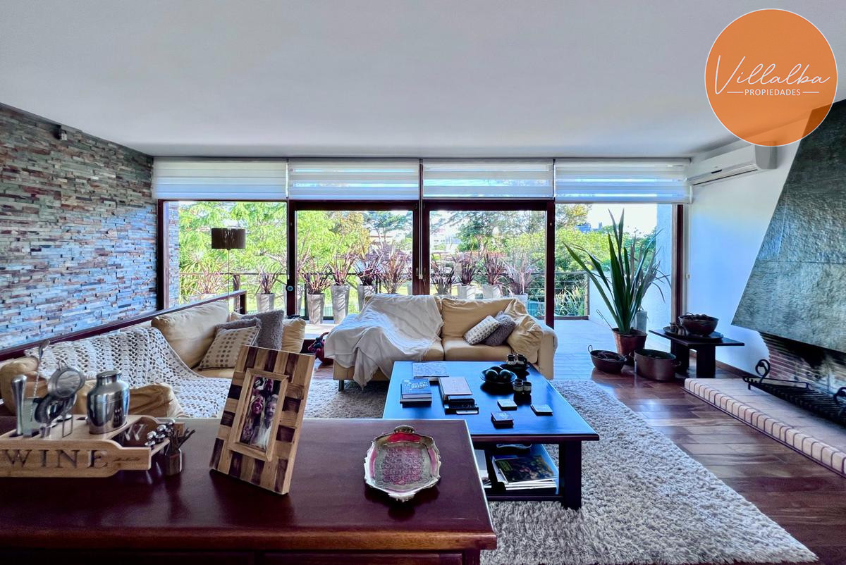 Apartamento ID.3325 - Hermosa casa en Playa Mansa, Punta del Este