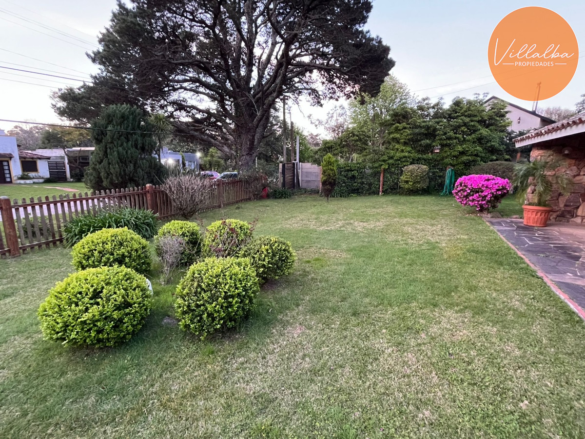Apartamento ID.3213 - Vende casa de 3 dormitorios en Pinares, Punta del Este 