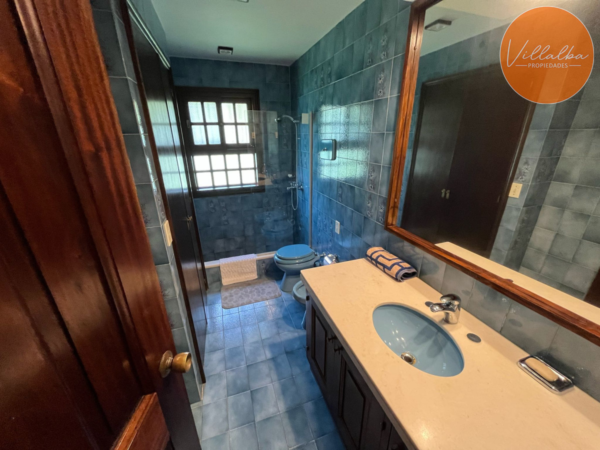Casa ID.3323 - Hermosa mansión en Golf de 6 dormitorios , Punta del Este